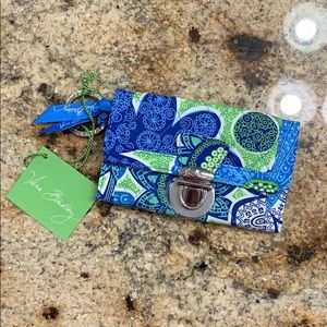 Vera Bradley, Doodle Daisy, quick swipe ID & coin